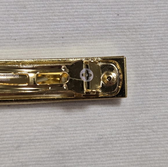 LV Style Fashion Hair Clips - Picture 6 of 7